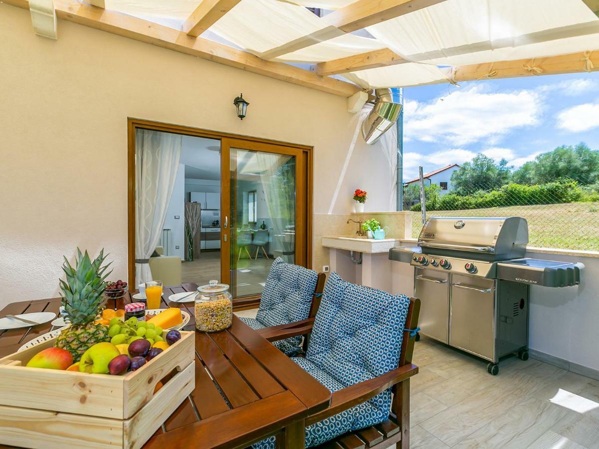 Pool Premium Apartment Vrsar Exterior foto