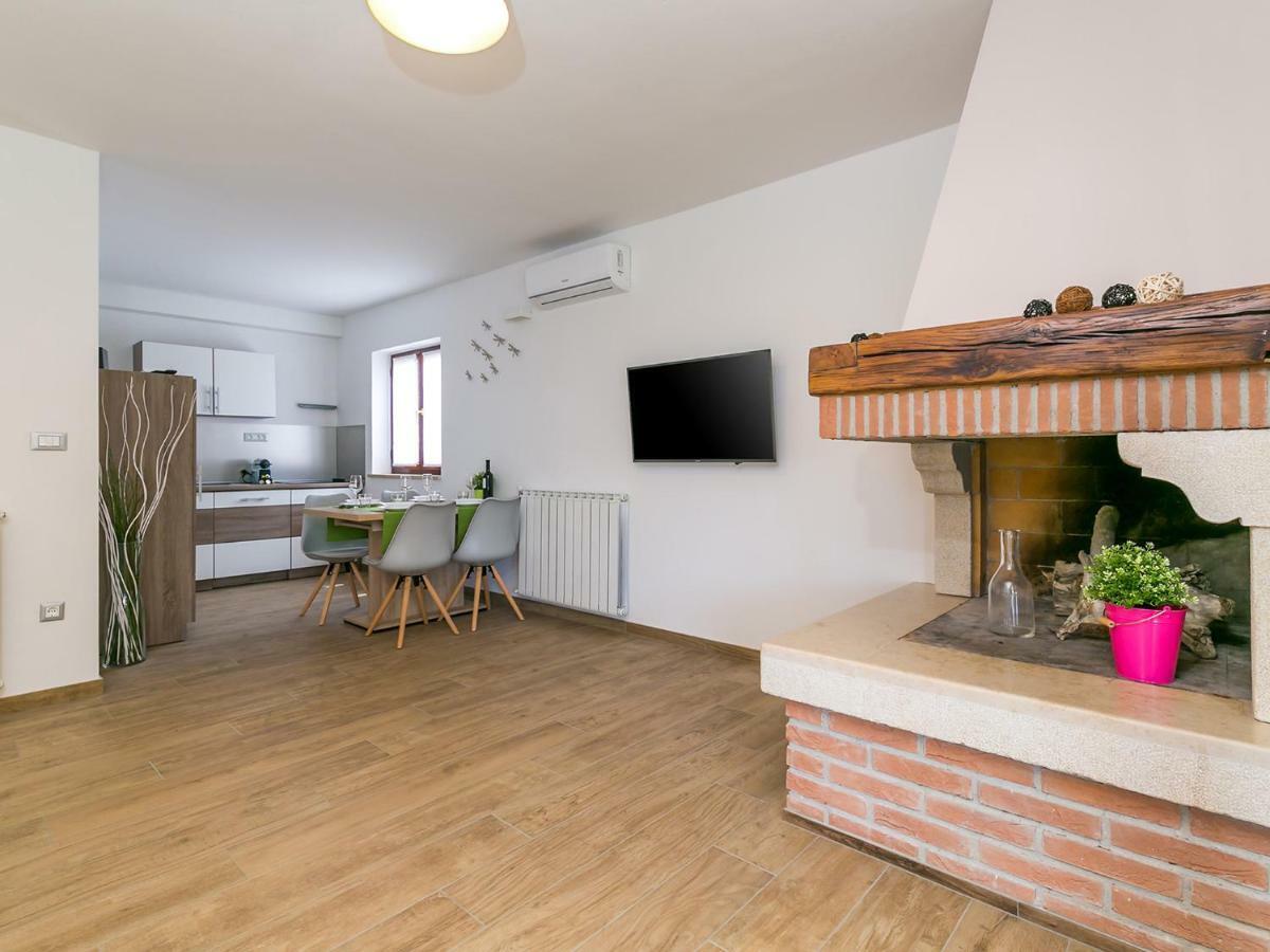 Pool Premium Apartment Vrsar Exterior foto