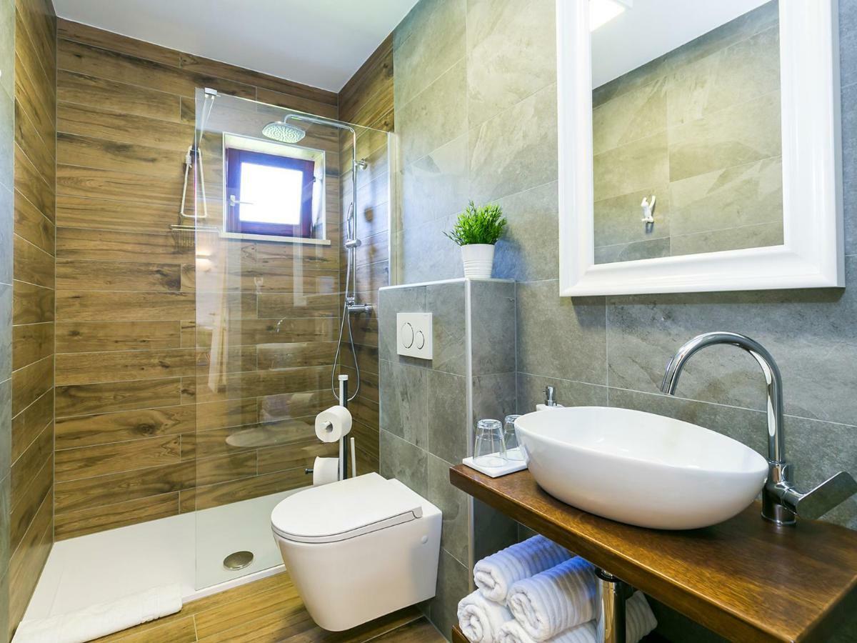 Pool Premium Apartment Vrsar Exterior foto